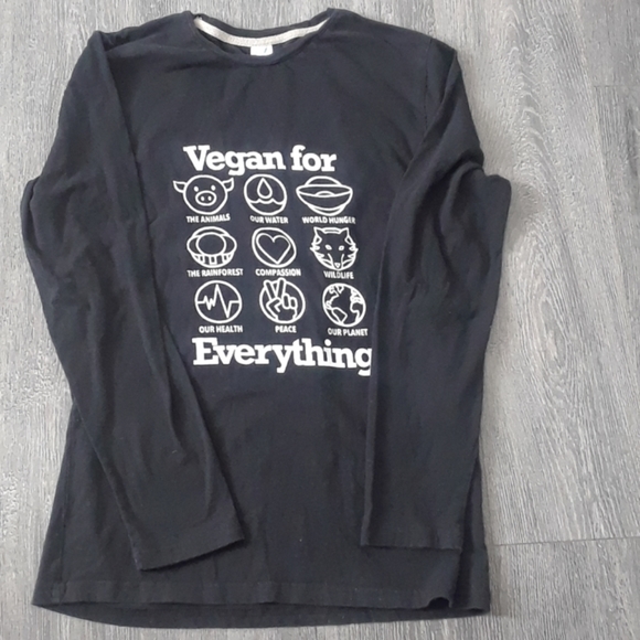 Other - 3/22$ Vegan long sleeve shirt size M